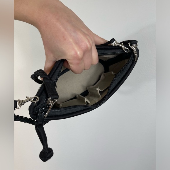 Green and Black Woven Sustainable Women's Bag Cambodia Hand Made - Picture 7 of 7